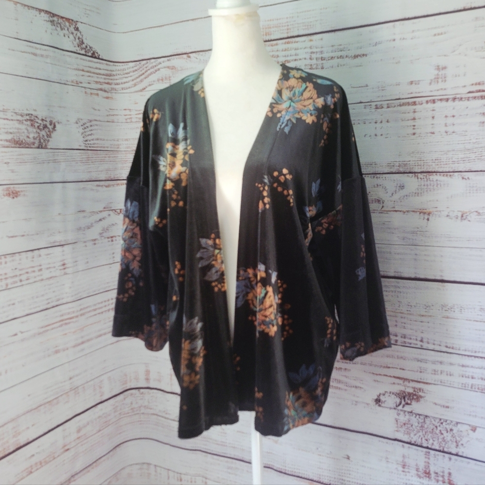 Loft Green Floral Velvet Kimono‎ OS Dark Fairycore Whimsigoth